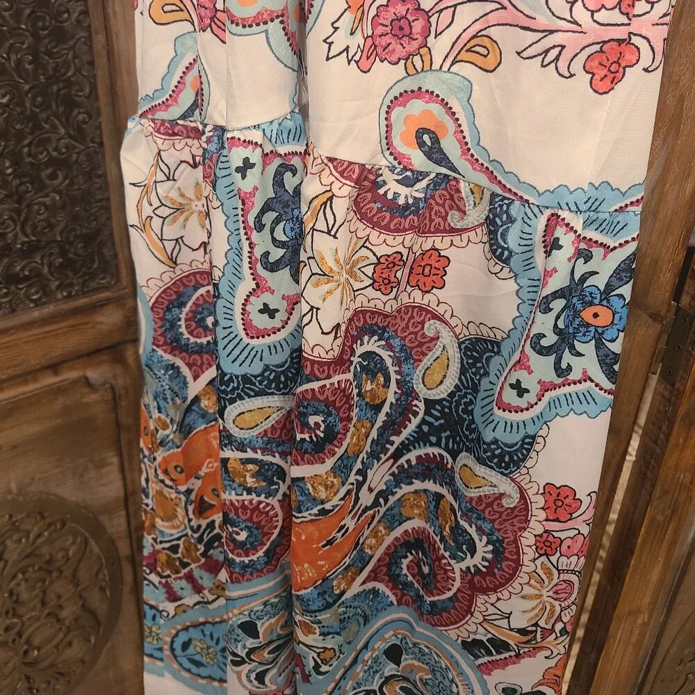 Paisley Print Halter Maxi Dress – Size M (6) - Picture 4 of 10